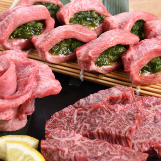 名物「厚切りネギ包み牛タン」「ホルモンMIX」は鮮度も味も◎