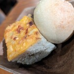 コーラルキッチンアットガーデン - バジルチーズフォカッチャと白パン