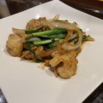 まど居 - ホルモン味噌炒め