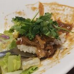 キッチン ブルー グローブ - 内緒のパクチー、すみません⤵️