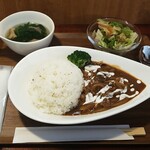 キッチン ブルー グローブ - ビーフストロガノフ　ハープライス添え