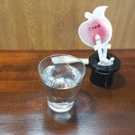 キッチン ブルー グローブ - 予約テーブルセット、何故か後ろにおしぼり