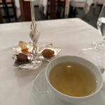 La Tourelle - ➓ハーブティー、お茶菓子