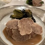 ラ・トゥーエル - コルベールのロティ、ソースアルビュフュラ、白トリュフ。