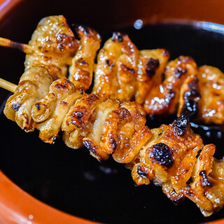 Enjoy authentic Yakitori (grilled chicken skewers) at a reasonable price! Also, keep an eye out for the daily special rolls and skewers.