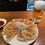 Mutsugiku - 生ビールと餃子（中）
