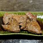 もつ焼 まるい - 牛レバたれ焼き