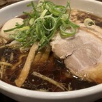 Ramen Kiraku - 醤油+ﾁｬｰｼｭｰ、煮玉子追加