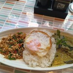 タイ・ベトナム料理の店 アジアの味 - ガパオとグリーンカレー