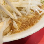 ラーメン二郎 - スープ