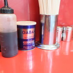 ラーメン二郎 - 卓上調味料