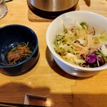 うみからそらへ - サラダと小鉢（ほうれん草のおひたし)