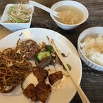 運城飯店 - ライスと副菜は食べ放題