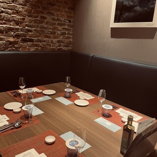 個室は4名様～でご予約を承っております。※予約状況により変動します。