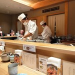 日本橋海鮮丼 つじ半 - 