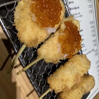 串揚げ アガルコメ。 恵比寿店 - サーモンのいくらおろしがけ、豚ヒレ、牛もも