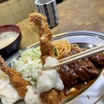 グリルニュートモヒロ - エビフライはシッポまで食べる派です( ^ω^ )