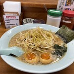 ラーメンショップ - ネギ味噌ラーメン、ネギ増し.半熟味玉トピ♪