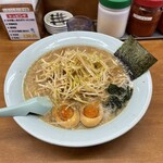 ラーメンショップ - ネギ味噌ラーメン、ネギ増し.半熟味玉トピ♪