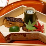 銀座 しのはら - 鯛の幽庵焼き　京都大徳寺麩のチーズ挟み　なめこを使った白和え