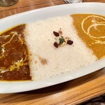 カリーアップ - バターチキンと牛すじカレー