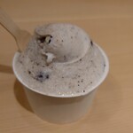 麻布茶房 北海道アイスクリーム - クッキー＆クリーム：490円