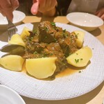 シンバル - 牛肉のビール煮