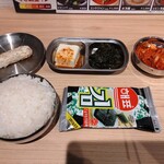 サムギョプサル家 - メインの他に色々付いてきます