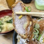 まるはのかつ丼 - 肉厚あり〜(゜-^*)/