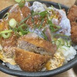 まるはのかつ丼 - かつ丼＼(・o・)/!てんこ盛