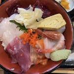 炭火活烹三是 - 大海鮮丼（1100円）丼