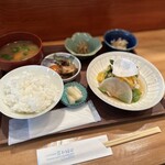 菜お結び - 豚しゃぶ　カレー汁　＋ちょい足し150円（牛すじと卵黄醤油漬け）