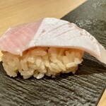 Sushi Sake Sakana Sugitama - はまち（ブリ）が厚みもあって脂の乗りも程良く本当に美味しかった