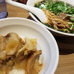 Rock’anDo - シン(辛)ニラブラック＋カレー焼肉丼