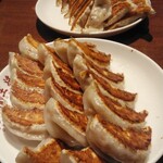 大阪王将 - たくさんの焼き餃子