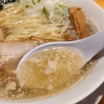 らぁ麺 まっちゃん - 塩らぁめん のスープ