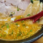 Dainingu Ken - 辛味噌ねぎラーメン(太麺) のスープ
