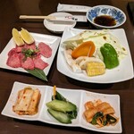 炭火焼肉 牛○亭 - 