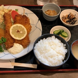 呑み食い処・宗次郎 - 料理写真:ランチメニュー　ミックスフライ¥1000