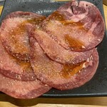 幸せの焼肉食べ放題 かみむら牧場 - 