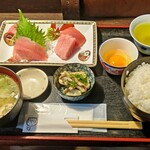 Takamaru Shokudou - キハダ刺し定食。