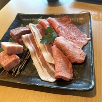 近江うし焼肉 にくTATSU 銀座店 - 
