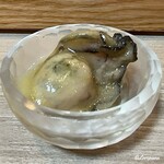 酒と料理 Mock - 白みそ味の牡蠣のオイル漬