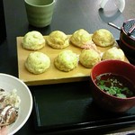 Meijin Tako Tengu Ya - たこやきと、明石焼きのセット。