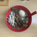 あ・うん - トロ肉らーめん（赤）濃厚にぼし味＋味付玉子