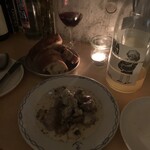 da.b - 砂肝とマッシュルームのクリーム煮込み、dodoさんのパン盛り合わせ(注文必須)