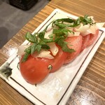 もつ焼き 新宿三丁目 ふじ屋 - ガリしそトマト490円