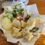 やまびこ - 野菜と茸の天ぷらハーフサイズ700円
