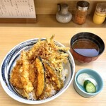 Tenshige Honten - 天丼　味噌汁、お新香付き