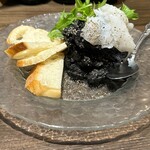 Asari111 - イカスミポテサラ